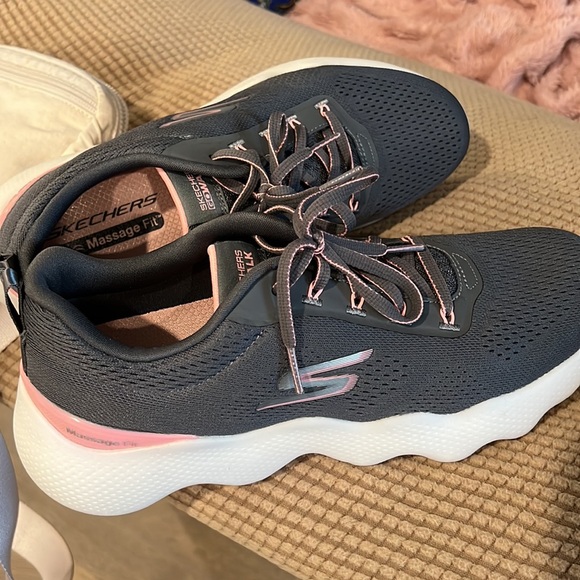Brand new Skechers women’s go walk massage fit women’s size 9.5 - Picture 4 of 4